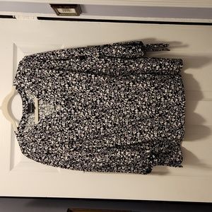 Jones New York black and white blouse